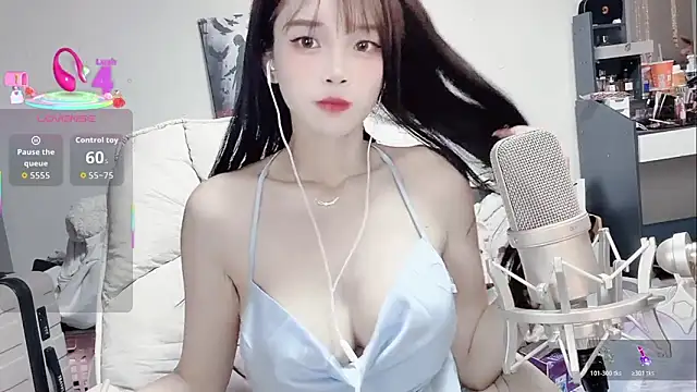 Snapshot of twlilybae chatting on March 17, 12:08 pm twlilybae online show from March 17, 12:08 pm