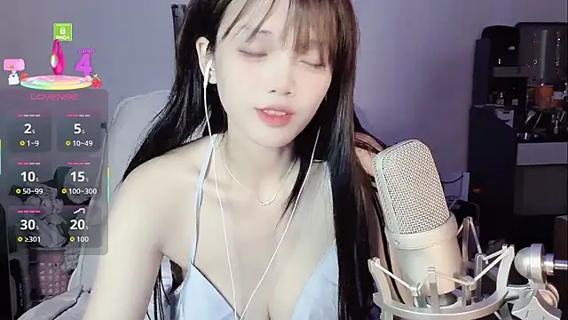 Snapshot of twlilybae chatting on March 19, 2:21 pm twlilybae online show from March 19, 2:21 pm