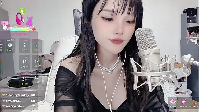 Snapshot of twlilybae chatting on April 1, 1:41 pm twlilybae online show from April 1, 1:41 pm