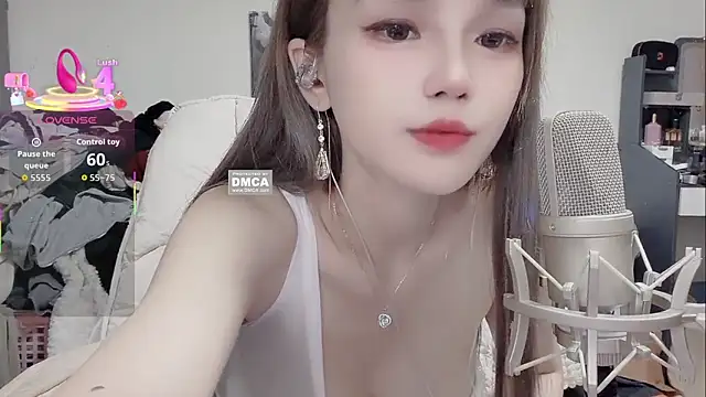 Snapshot of twlilybae chatting on June 8, 11:27 pm twlilybae online show from June 8, 11:27 pm