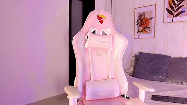 Snapshot of Ayleen_Dunkan chatting on September 18, 12:18 pm Ayleen Dunkan online show from September 18, 12:18 pm