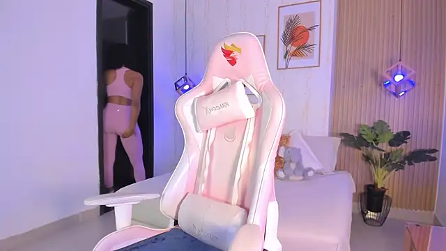 Snapshot of Ayleen_Dunkan chatting on January 14, 1:17 pm Ayleen Dunkan online show from January 14, 1:17 pm