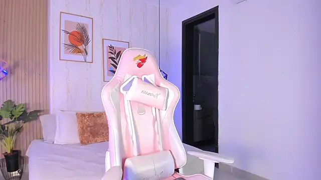 Snapshot of Ayleen_Dunkan chatting on January 16, 12:53 pm Ayleen Dunkan online show from January 16, 12:53 pm