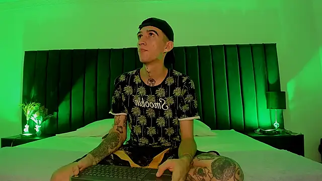 Snapshot of dominik_thompson777 chatting on September 18, 2:35 am dominik thompson777 online show from September 18, 2:35 am