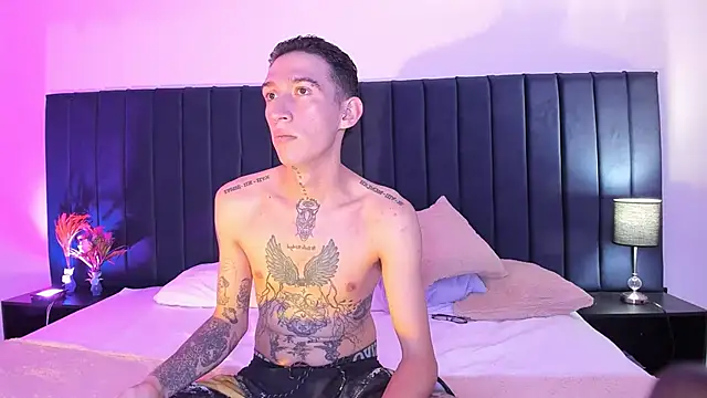 Snapshot of dominik_thompson777 chatting on September 27, 2:27 am dominik thompson777 online show from September 27, 2:27 am