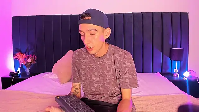 Snapshot of dominik_thompson777 chatting on September 29, 5:23 am dominik thompson777 online show from September 29, 5:23 am