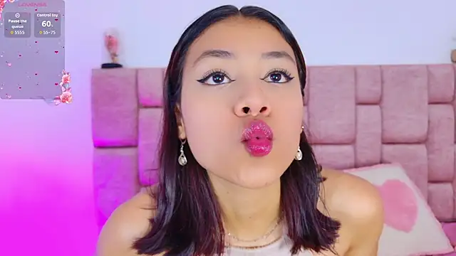 ScarlettLuxe online show from November 25, 1:00 pm