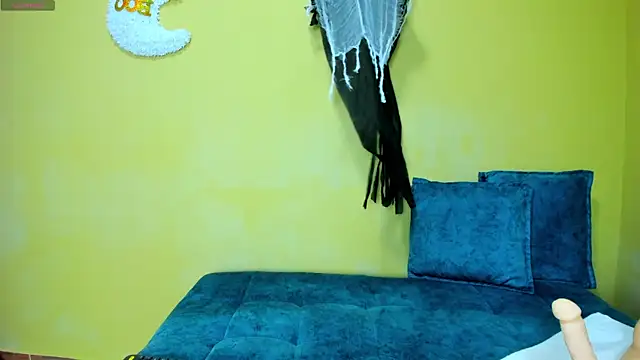 Snapshot of loreen_grey chatting on November 1, 8:11 pm loreen grey online show from November 1, 8:11 pm