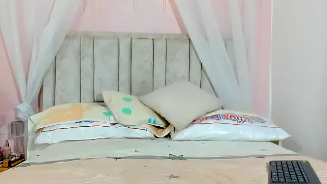 Rachellcooperrr online show from September 28, 12:49 am