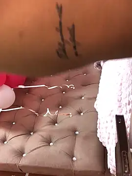 Rachellcooperrr online show from February 8, 7:39 pm