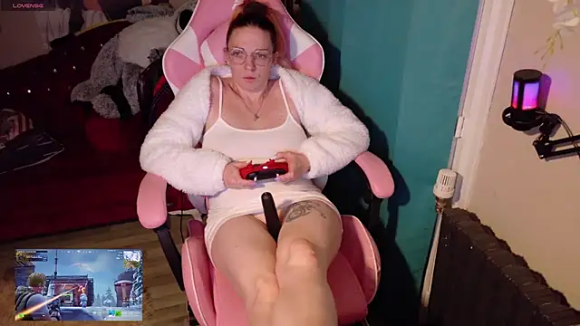 Snapshot of rubystrip chatting on April 7, 7:25 pm rubystrip online show from April 7, 7:25 pm