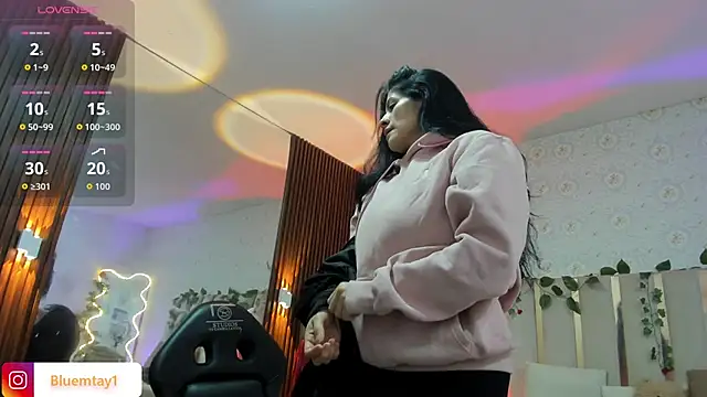 BLUE TAY1 online show from February 5, 12:10 pm