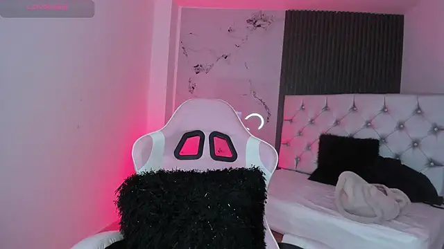 Snapshot of chloesagee chatting on October 3, 10:07 pm chloesagee online show from October 3, 10:07 pm