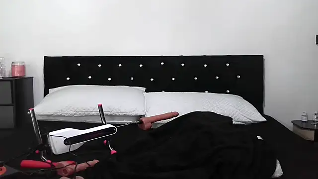 Snapshot of OliviaRyan22 chatting on March 16, 5:44 am OliviaRyan22 online show from March 16, 5:44 am