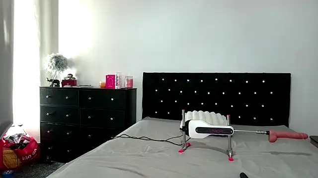 Snapshot of OliviaRyan22 chatting on March 18, 8:39 am OliviaRyan22 online show from March 18, 8:39 am