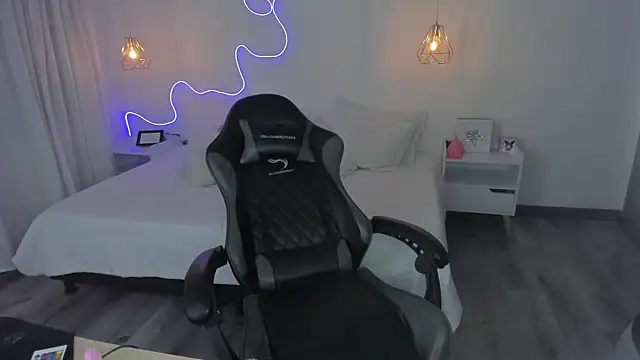 Noahcryptic online show from January 14, 4:29 am