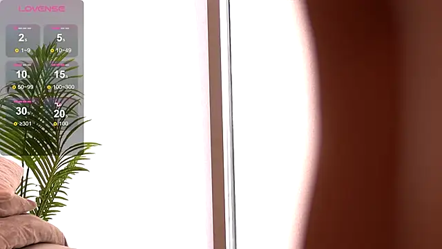 DesiredMia  online show from September 23, 5:43 am