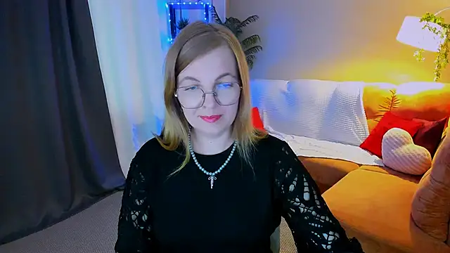 YourUniverser online show from May 11, 2:45 pm