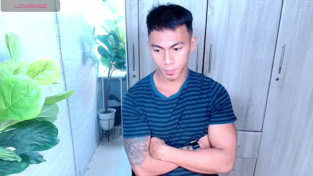 PinooyMilker online show from March 12, 2:12 pm