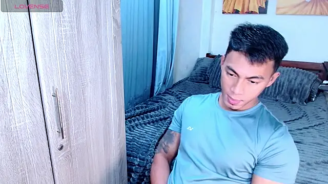 PinooyMilker online show from March 20, 2:44 pm