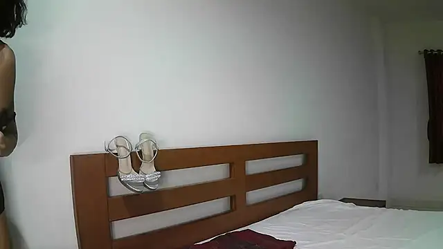 Snapshot of ValleriWind chatting on January 8, 5:43 am ValleriWind online show from January 8, 5:43 am