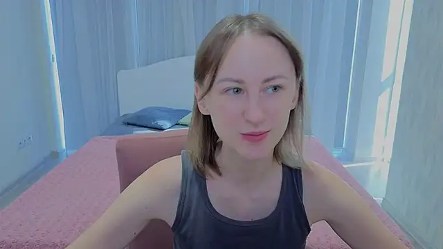 Snapshot of LuluChiiii chatting on September 19, 9:43 am LuluChiiii online show from September 19, 9:43 am