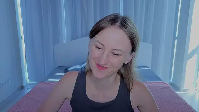 Snapshot of LuluChiiii chatting on September 22, 9:55 am LuluChiiii online show from September 22, 9:55 am