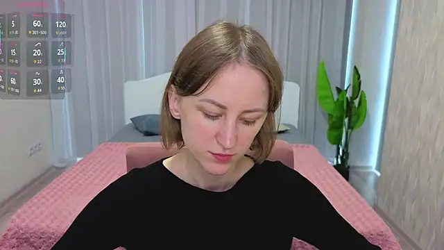 Snapshot of LuluChiiii chatting on October 7, 10:34 am LuluChiiii online show from October 7, 10:34 am