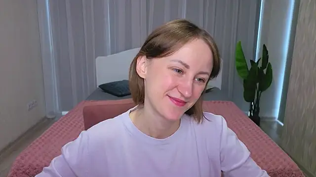 Snapshot of LuluChiiii chatting on October 8, 10:13 am LuluChiiii online show from October 8, 10:13 am