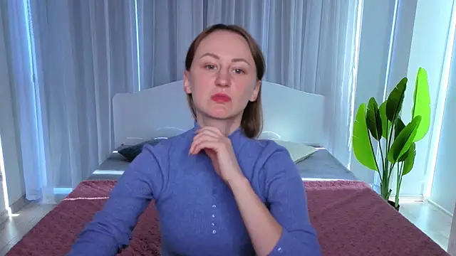 Snapshot of LuluChiiii chatting on October 15, 10:15 am LuluChiiii online show from October 15, 10:15 am