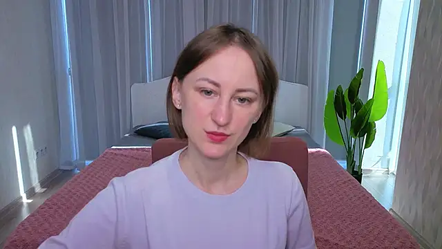 Snapshot of LuluChiiii chatting on October 16, 9:54 am LuluChiiii online show from October 16, 9:54 am