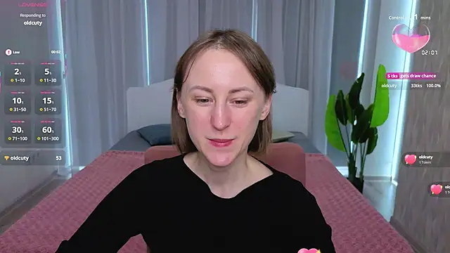 Snapshot of LuluChiiii chatting on October 20, 10:05 am LuluChiiii online show from October 20, 10:05 am