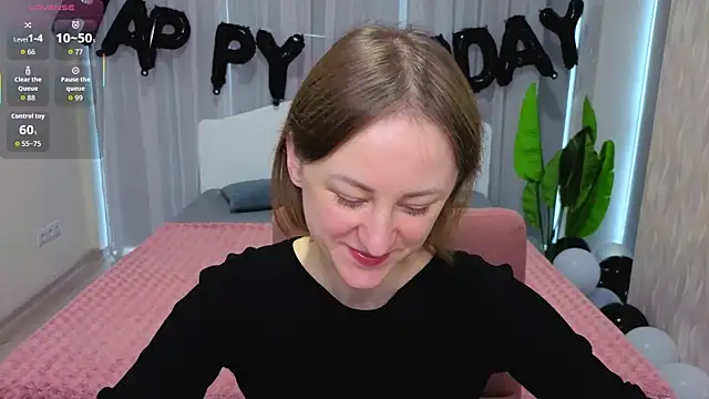 Snapshot of LuluChiiii chatting on October 27, 10:41 am LuluChiiii online show from October 27, 10:41 am