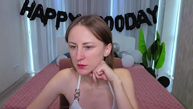 Snapshot of LuluChiiii chatting on October 30, 10:49 am LuluChiiii online show from October 30, 10:49 am