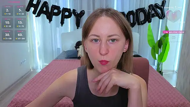 Snapshot of LuluChiiii chatting on November 1, 11:01 am LuluChiiii online show from November 1, 11:01 am