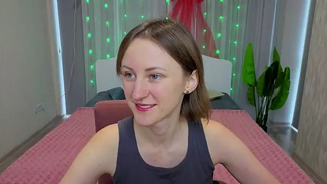 LuluChiiii online show from December 22, 10:56 am