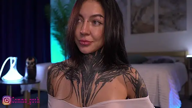 Alise Eve  online show from May 9, 5:40 pm