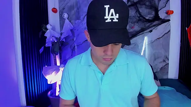 Snapshot of William_Steel_ chatting on October 28, 3:32 am William Steel  online show from October 28, 3:32 am