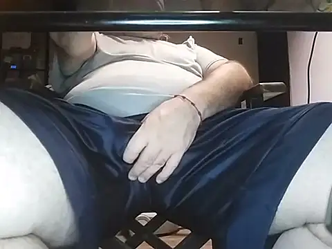 Snapshot of BabyBearMilk chatting on February 28, 10:33 pm BabyBearMilk online show from February 28, 10:33 pm