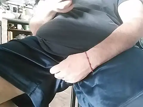 Snapshot of BabyBearMilk chatting on March 24, 5:07 pm BabyBearMilk online show from March 24, 5:07 pm