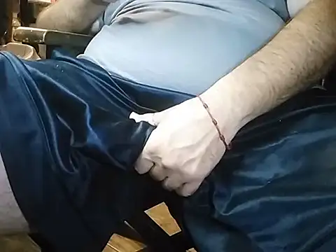 Snapshot of BabyBearMilk chatting on March 31, 6:14 am BabyBearMilk online show from March 31, 6:14 am