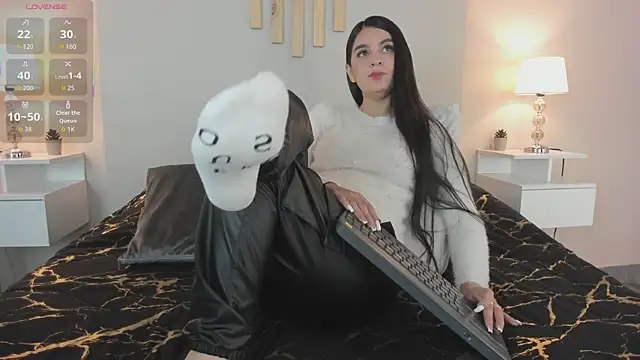 Snapshot of natachadiaz_ chatting on October 28, 12:30 pm natachadiaz online show from October 28, 12:30 pm