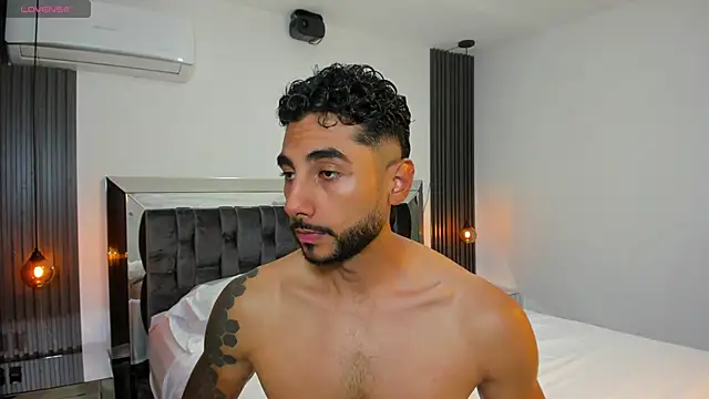 MARC THOMPSON  online show from September 14, 1:05 am