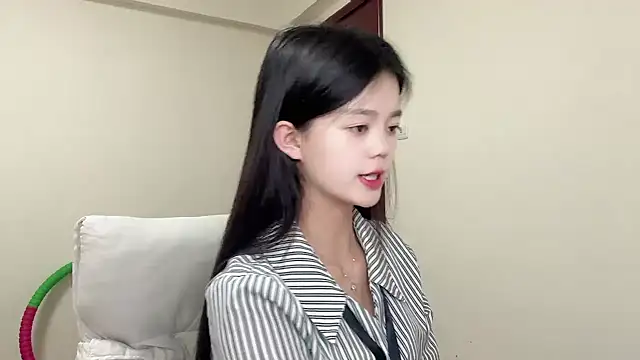 Snapshot of Nicole-13 chatting on May 31, 1:07 pm Nicole-13 online show from May 31, 1:07 pm