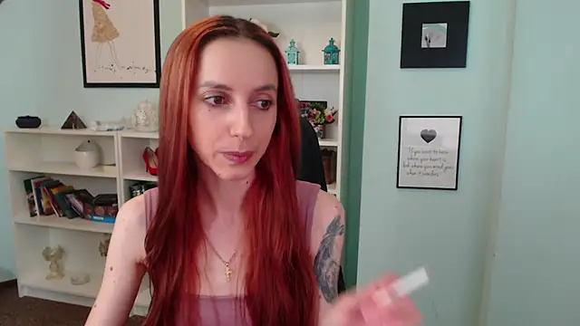 Snapshot of Julia_Jae chatting on October 28, 6:39 am Julia Jae online show from October 28, 6:39 am