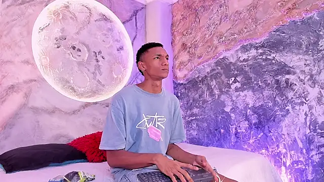 JulienSaint online show from October 4, 5:22 pm