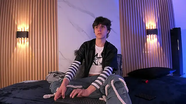 IM DAREN online show from December 16, 1:43 am