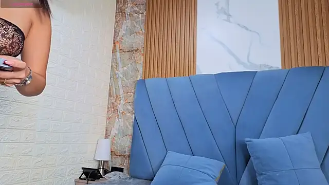 Snapshot of nathalia_koch_ chatting on January 6, 9:39 pm nathalia koch online show from January 6, 9:39 pm