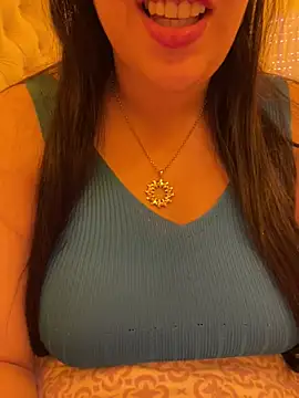 Snapshot of Bold-arabic-vibes chatting on May 6, 4:45 pm Bold-arabic-vibes online show from May 6, 4:45 pm