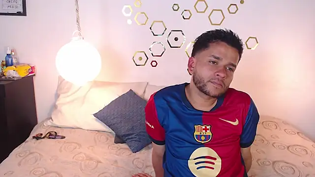 Snapshot of Provincute chatting on October 13, 2:44 am Provincute online show from October 13, 2:44 am